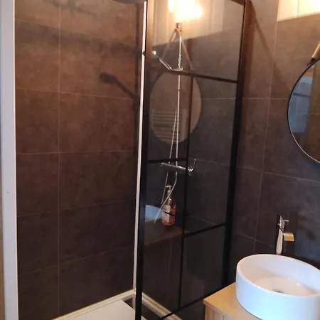 Chez Cristele Et David 아파트